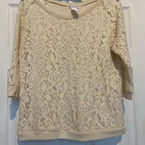 Hannah lace top